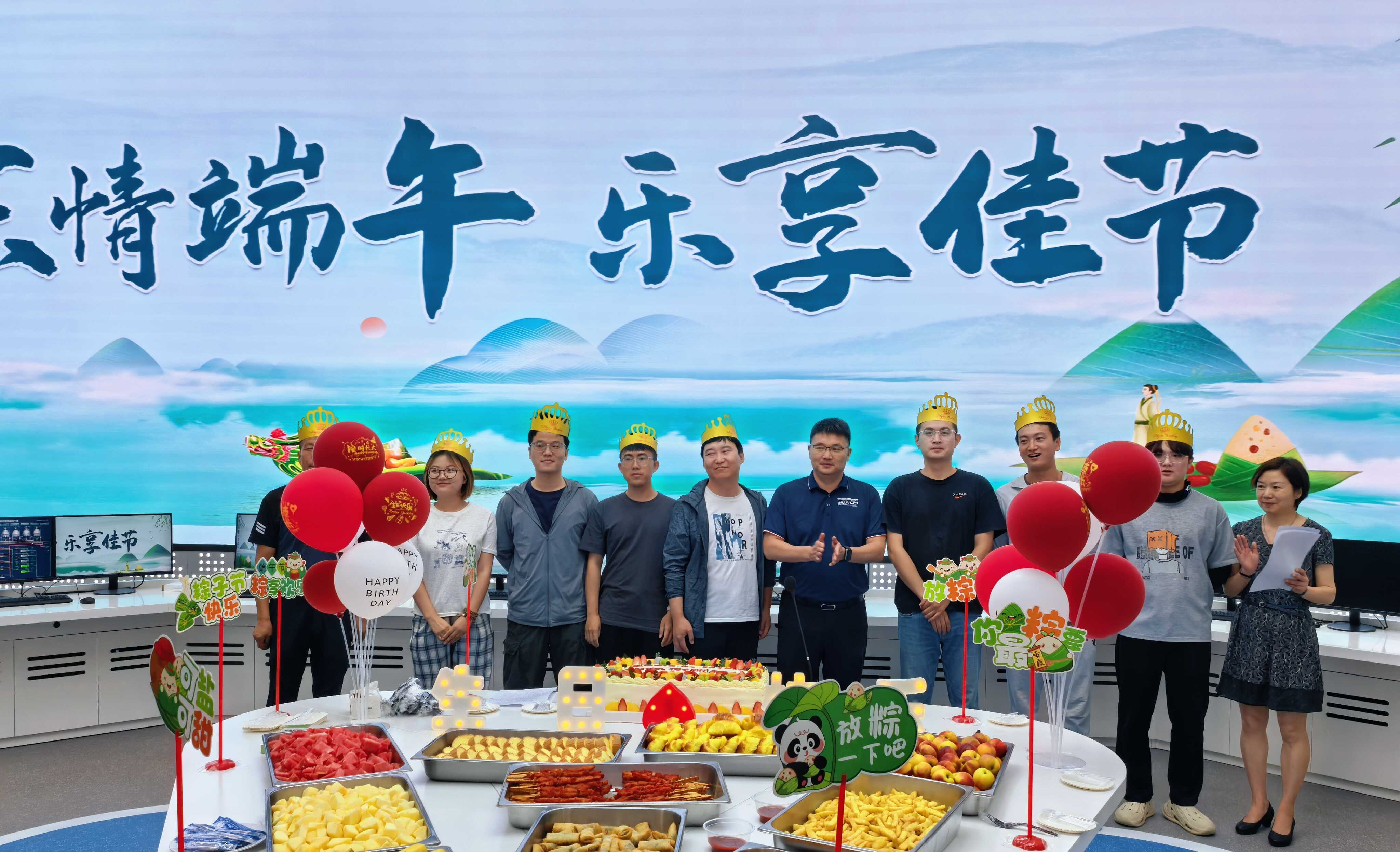 近代物理所组织开展两装置建设人员节前慰问活动